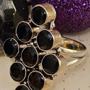 Elegant sterling silver  Black beautiful stones ring ! Just gorgeous! 9.5